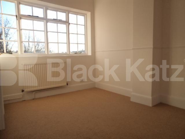 			NEW INSTRUCTION, 1 Bedroom, 1 bath, 1 reception Flat			 Harecourt Road, ISLINGTON